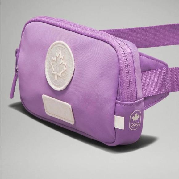 🆕🇨🇦 Lululemon Team Canada Future Legacy Mini Belt Bag Purple Blossom Lt Ivory - Picture 1 of 8